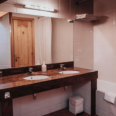 Pensión Les Fonts 3*