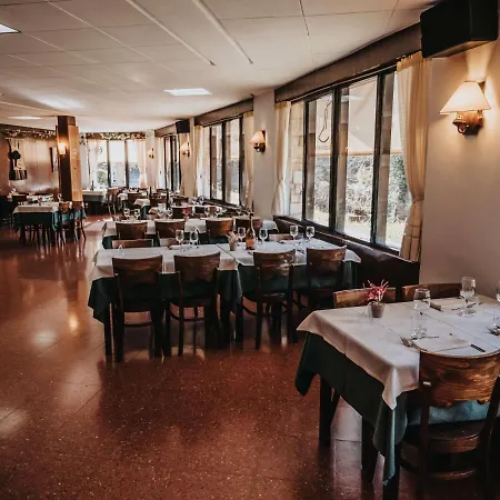 Pensión Les Fonts 3*