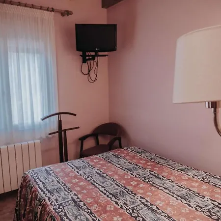 Les Fonts Pensión 3*